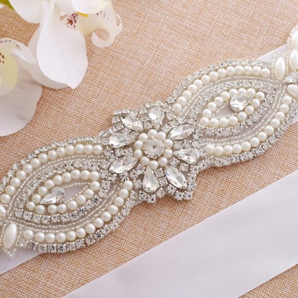 Wedding dress sash satin bow crystals sparkly elegant brand new great condition - Picture 4 of 8